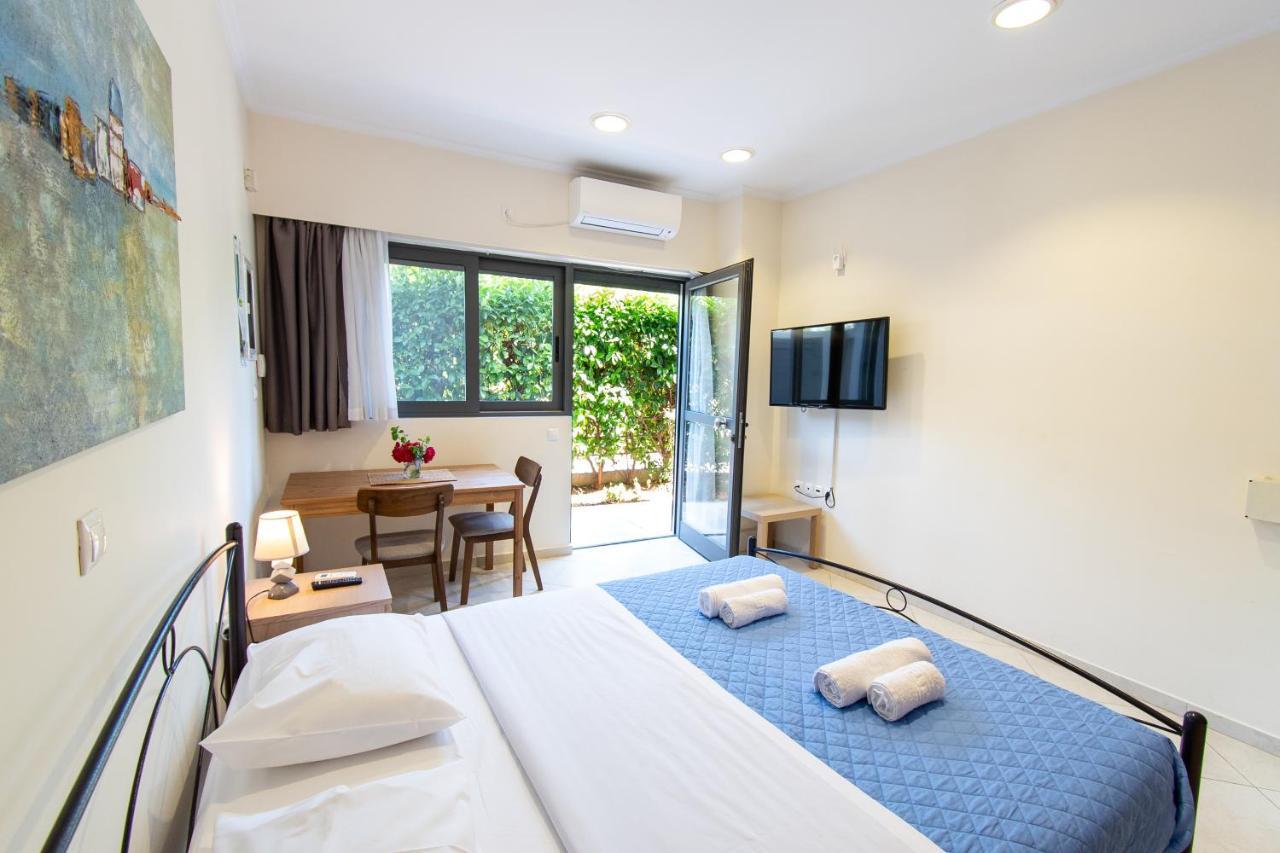Fotis Apartments Artemida  Exterior photo