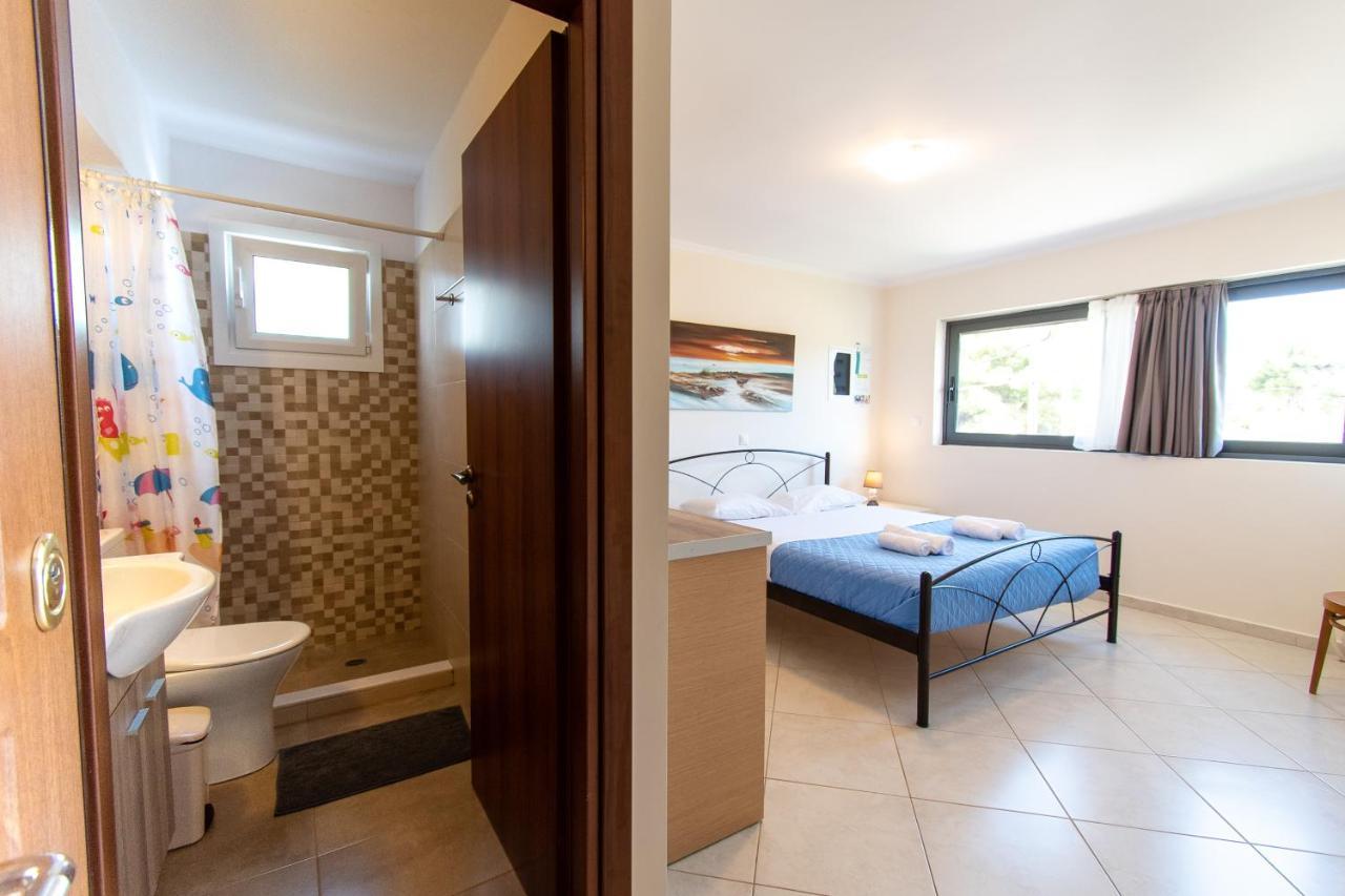 Fotis Apartments Artemida  Exterior photo